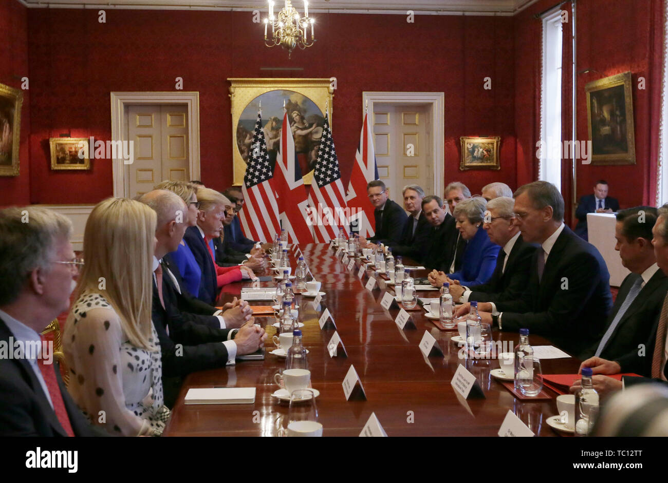 Prime Minister Theresa May (5th right) and US President Trump (5th left) hold a Business Breakfast Meeting at St James's Palace, London, on the second day of his state visit to the UK. Stock Photo