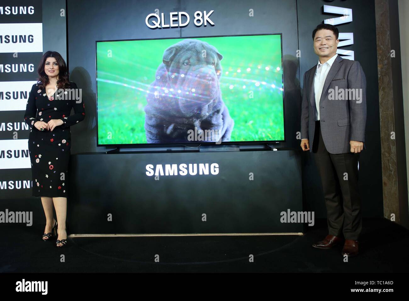 New Delhi, India. 04th June, 2019. Bollywood actress Twinkal Khanna along with HC Hong is President and CEO of Samsung Electronics Southwest Asia during the launch Worlds first QLED 8K Samsung Ultra Premium TV Credit: Jyoti Kapoor/Pacific Press/Alamy Live News Stock Photo