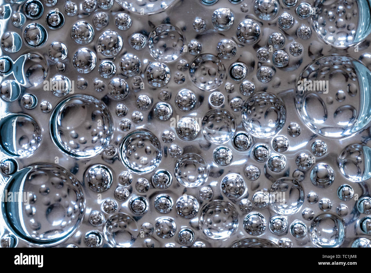 https://c8.alamy.com/comp/TC1JM8/transparent-patterned-bubble-glass-texture-TC1JM8.jpg