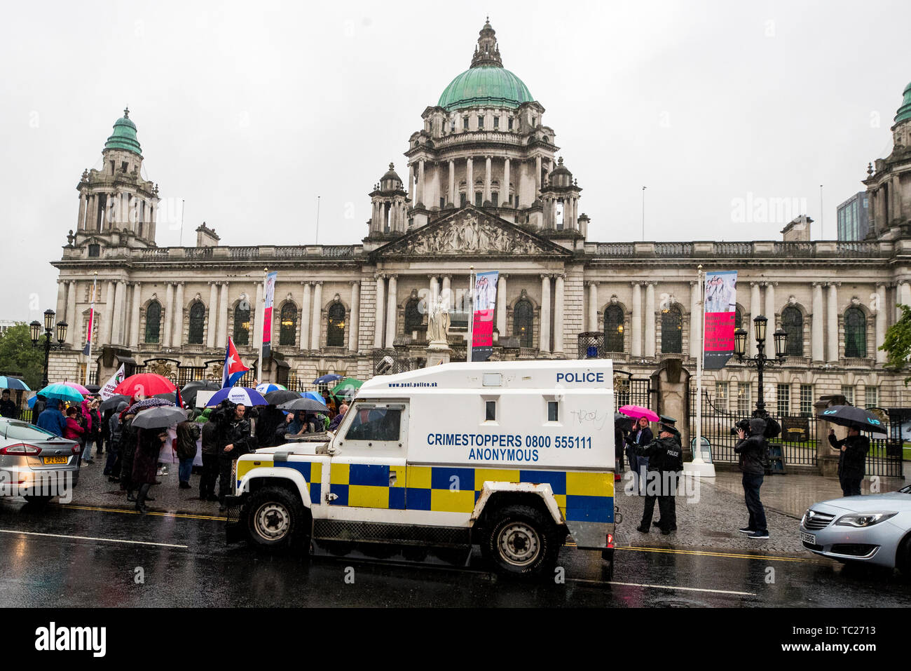 PSNI in attendance at Belfast City Hall after tempers flared at a 'Stop Trumpism' rally hosted by ExAct: Expat Action Group NI, at Belfast City Hall. Stock Photo