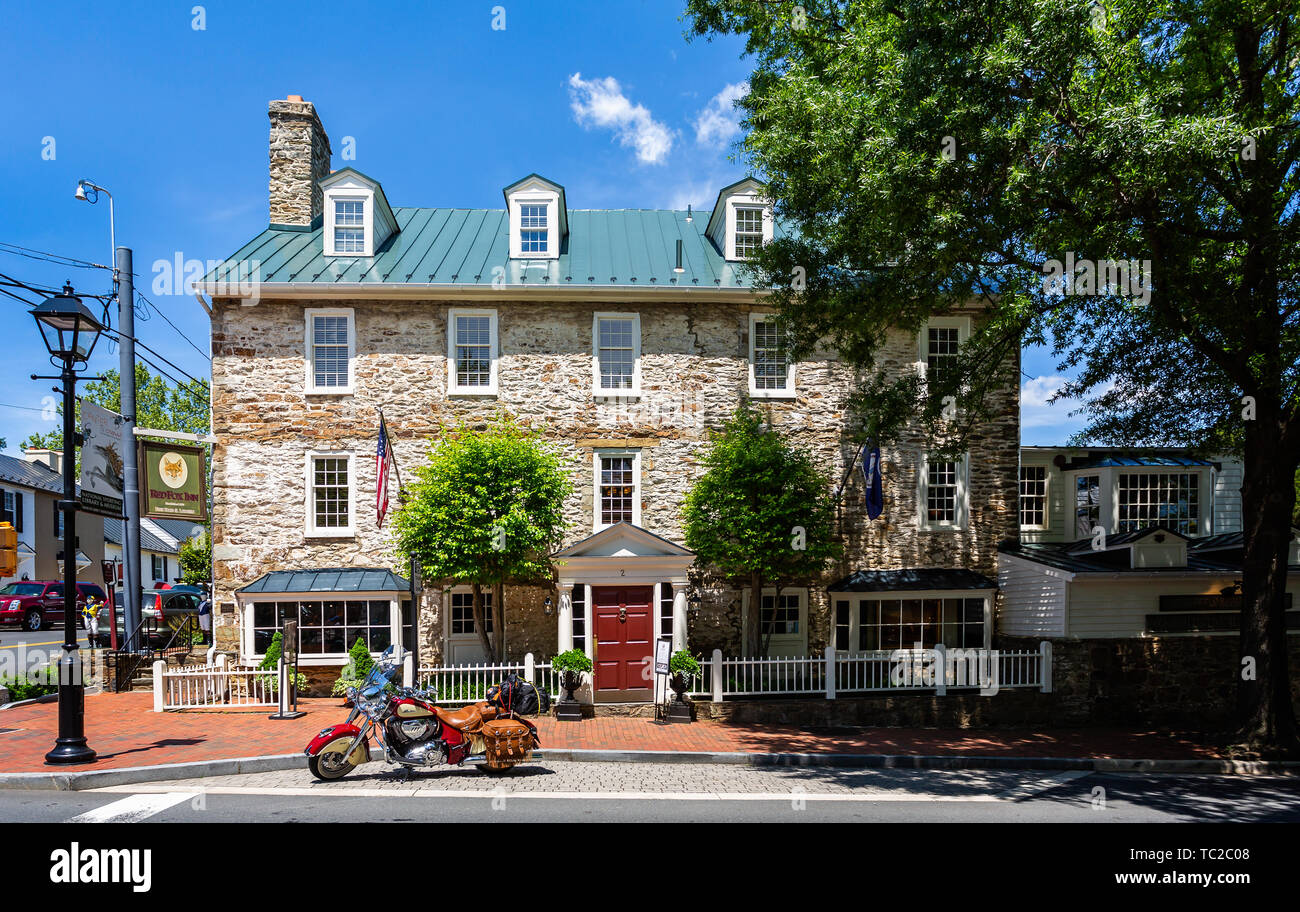 Red fox inn & tavern middleburg hi-res stock photography and images - Alamy