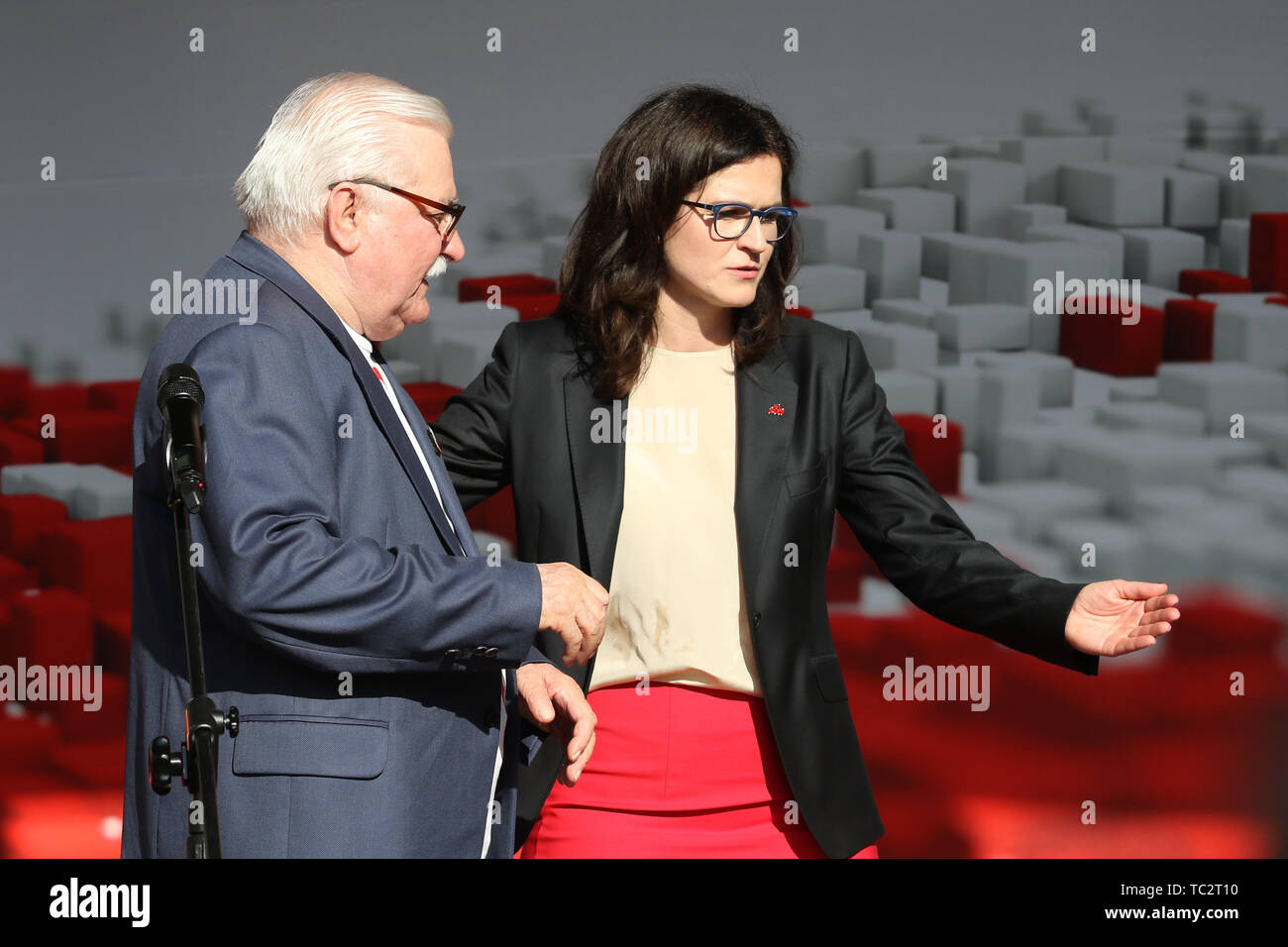 Gdansk, Poland. 4th June, 2019 Lech Walesa and Aleksandra Dulkiewicz during the rally on the Dlugi Targ street are seen Freedom and Solidarity Days mark 30th anniversary of the first partly free elections in Poland on 4th of June 1989.  © Vadim Pacajev / Alamy Live News Stock Photo