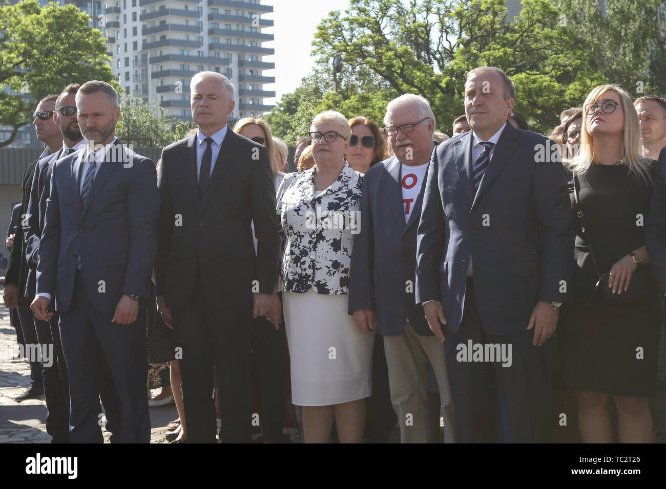 Gdansk, Poland. 4th June 2019 Local authorities and former president of Poland Lech Walesa laid flowers under the Fallen Shipyard Workers Monument . Lech Walesa, Grzegorz Schetyna and Henryka Krzywonos are seen . Freedom and Solidarity Days mark 30th anniversary of the first partly free elections in Poland on 4th of June 1989. © Vadim Pacajev / Alamy Live News Stock Photo
