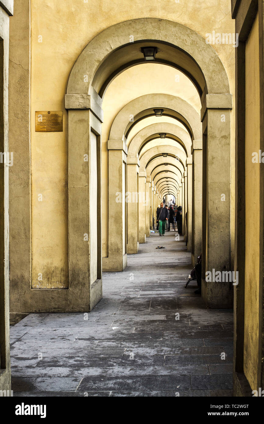 Florence, Florence, Italy. 21st Dec, 2012. Lungarno Archibusieri Passage. Credit: Ricardo Ribas/SOPA Images/ZUMA Wire/Alamy Live News Stock Photo