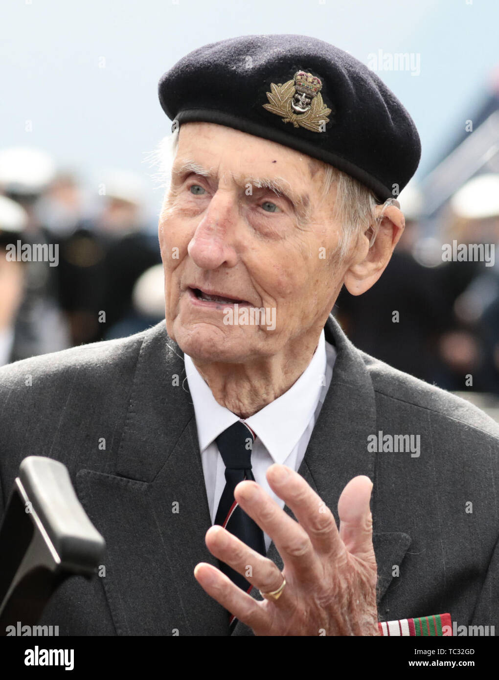 Portsmouth, UK. 05th June, 2019. Jim Booth, ein 97-Jähriger Veteran aus ...