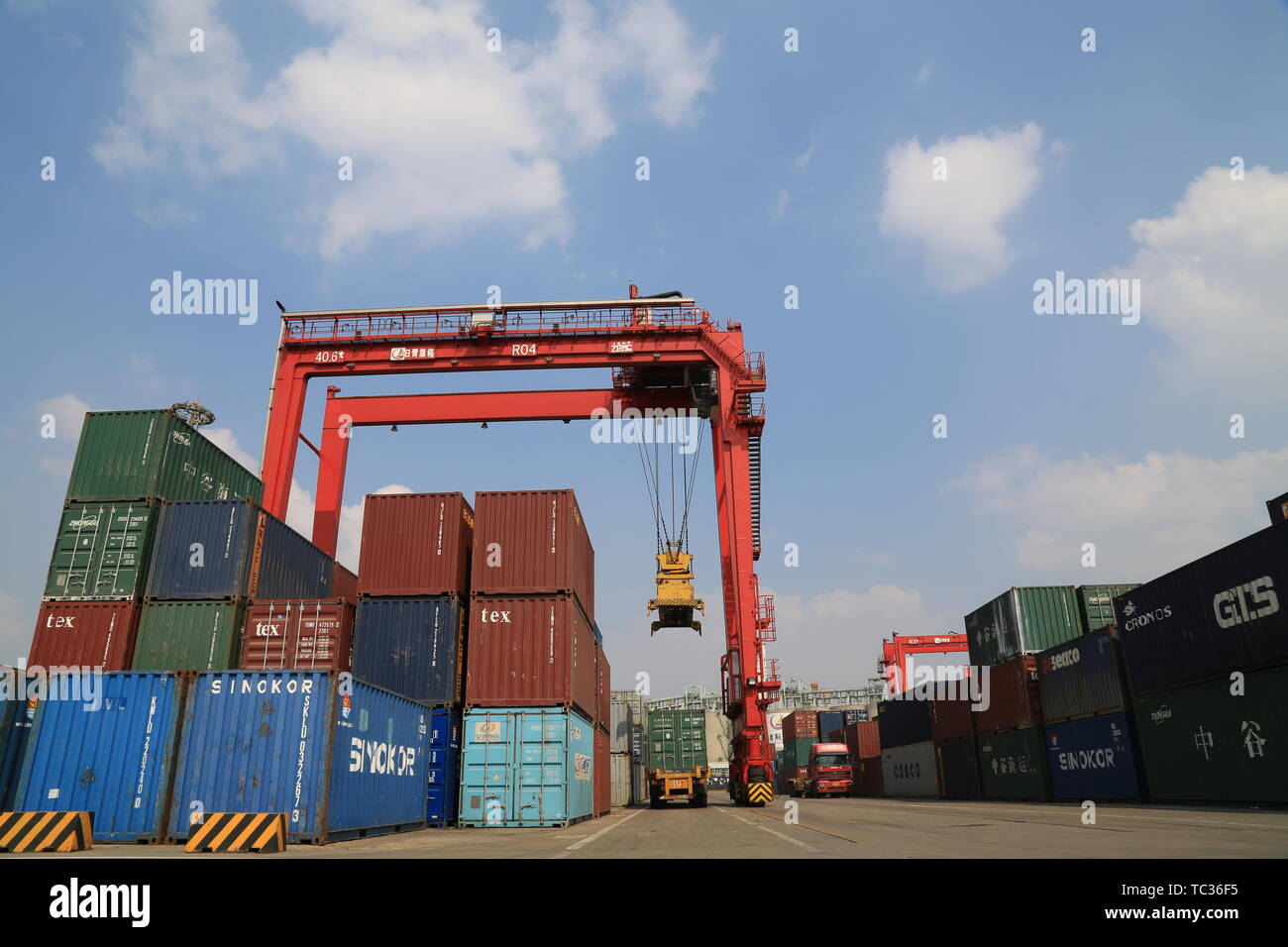 Raoping Port Rizhao container port hi-res stock photography and images - Alamy