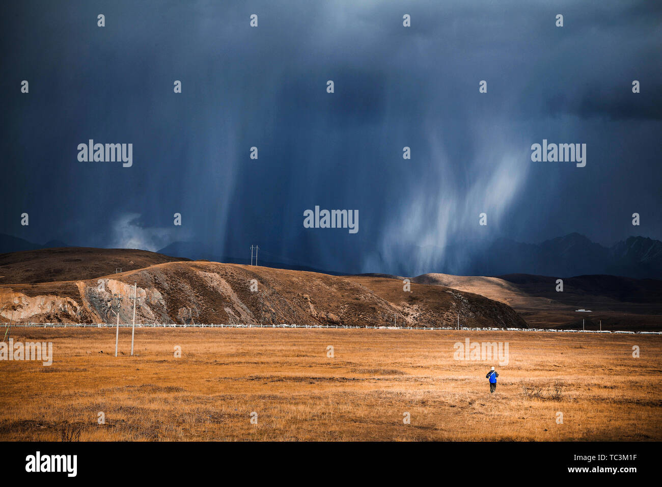 Rain come down hi-res stock photography and images - Alamy