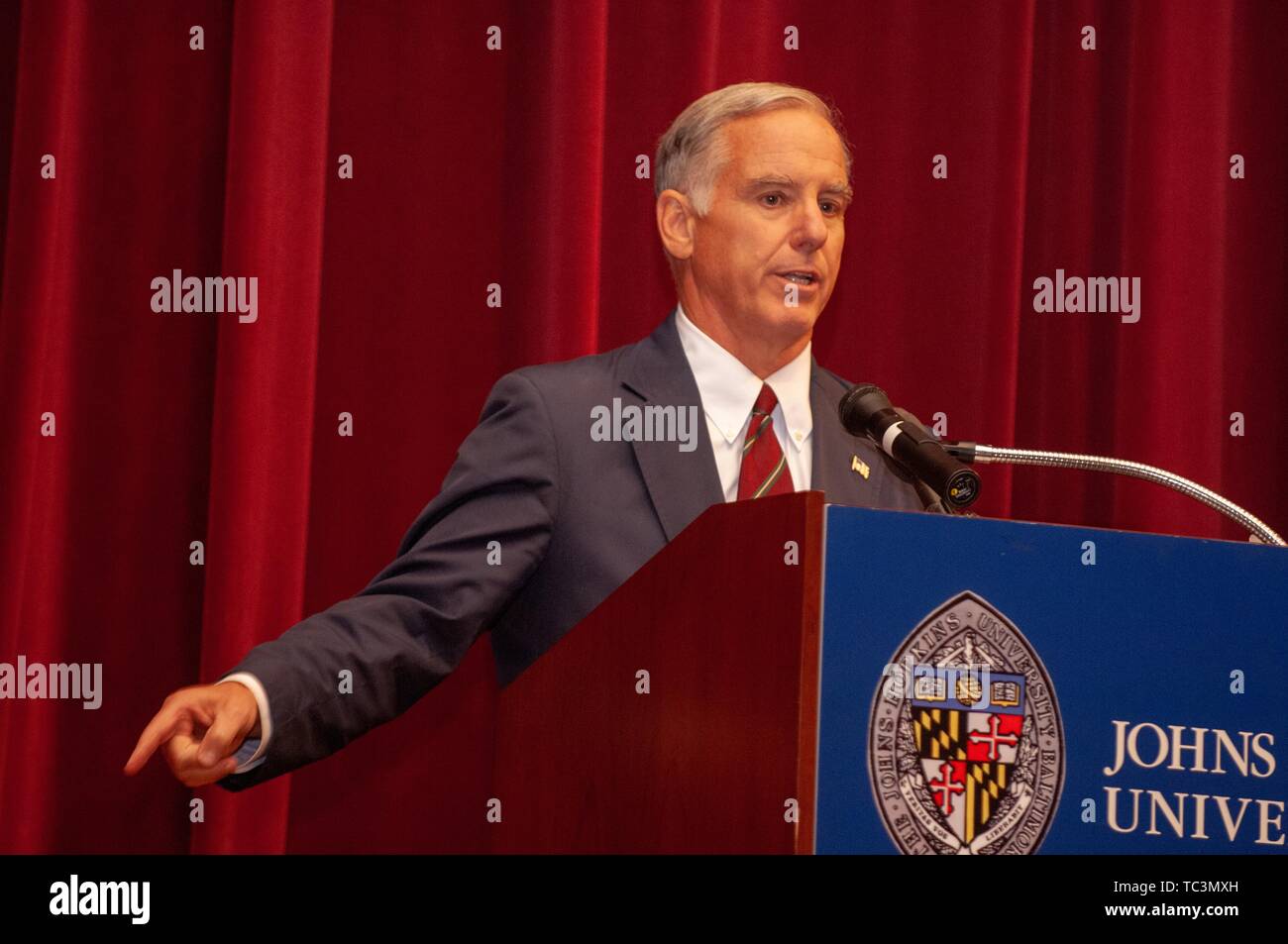 American politician Howard Dean speaks at a podium at the Johns Hopkins University, Baltimore, Maryland, October 11, 2007. From the Homewood Photography collection. () Stock Photo