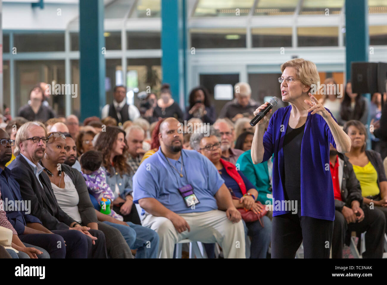 Detroit, Michigan - Senator Elizabeth Warren holds a 'community conversation' in Detroit as part of her campaign for the 2020 Democratic presidential  Stock Photo