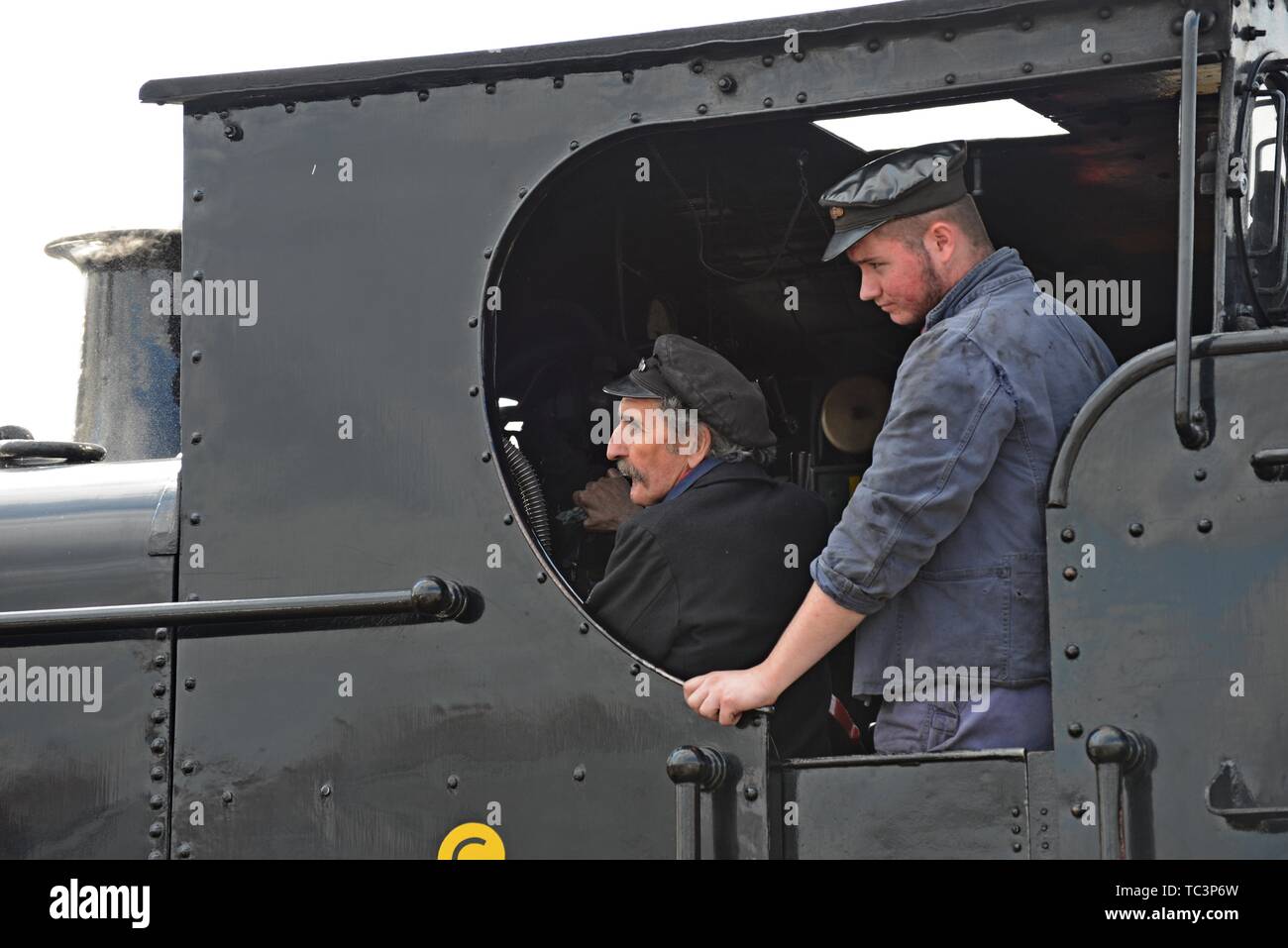 Steam Train Fireman High Resolution Stock Photography and Images Alamy