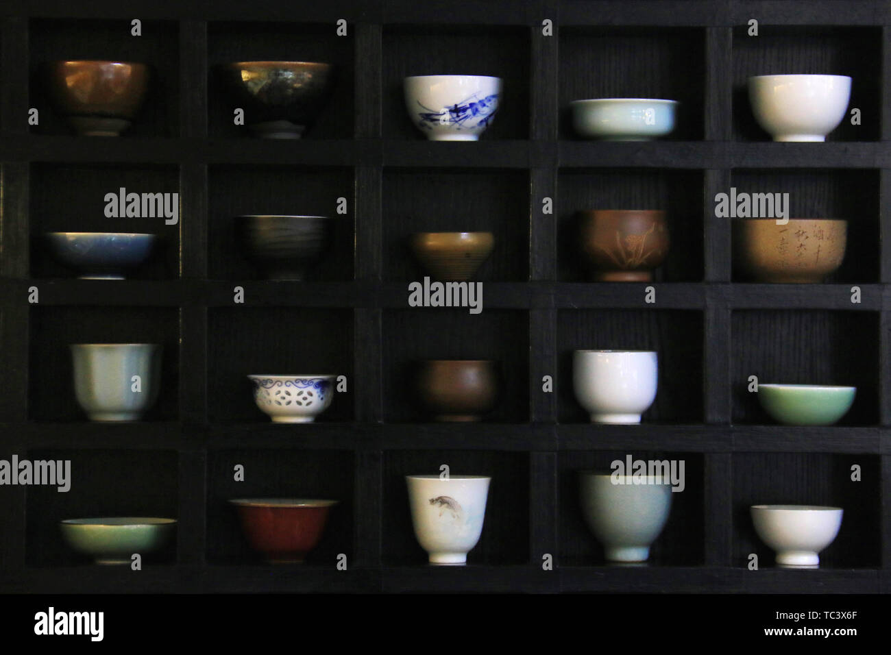 Antique tea sets hires stock photography and images Alamy