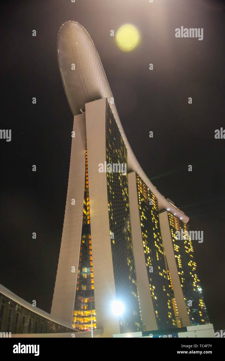 Singapore high street hotel hi-res stock photography and images - Alamy