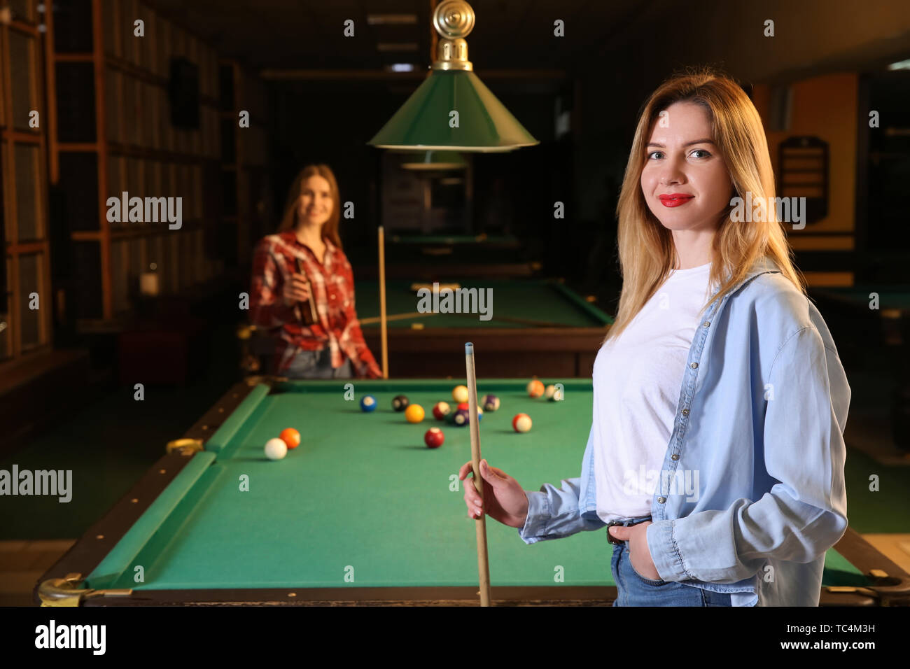 Portrait billiard player hi-res stock photography and images - Alamy