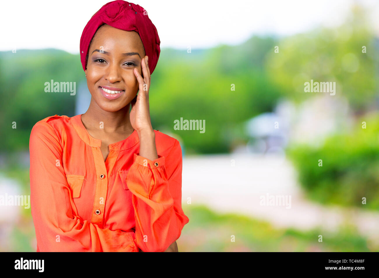 portrait of happy african american woman Stock Photo - Alamy