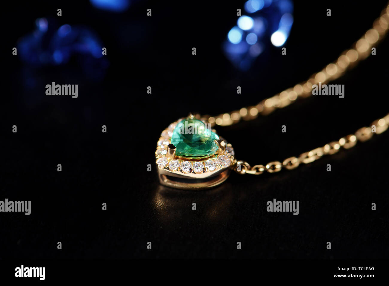 Emerald necklace hi-res stock photography and images - Alamy
