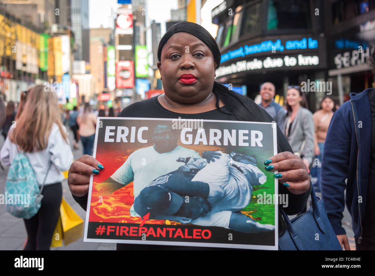 Jasmine Robinson, former candidate for the NY State Senate. - On June 4, 2019, protesters rallied in Times Square in New York City demanding the firing of Officer Pantaleo for the choking death of Eric Garner in 2014. Daniel Pantaleo is currently standing administrative trial which began on May 13. On May 21, the judge overseeing his case delayed the remainder of the hearing until June 5, 2019. Pantaleo has been on desk duty since Eric Garner's death and could face penalties ranging from loss of vacation days to firing from the NYPD. (Photo by Gabriele Holtermann-Gorden/Pacific Press) Stock Photo