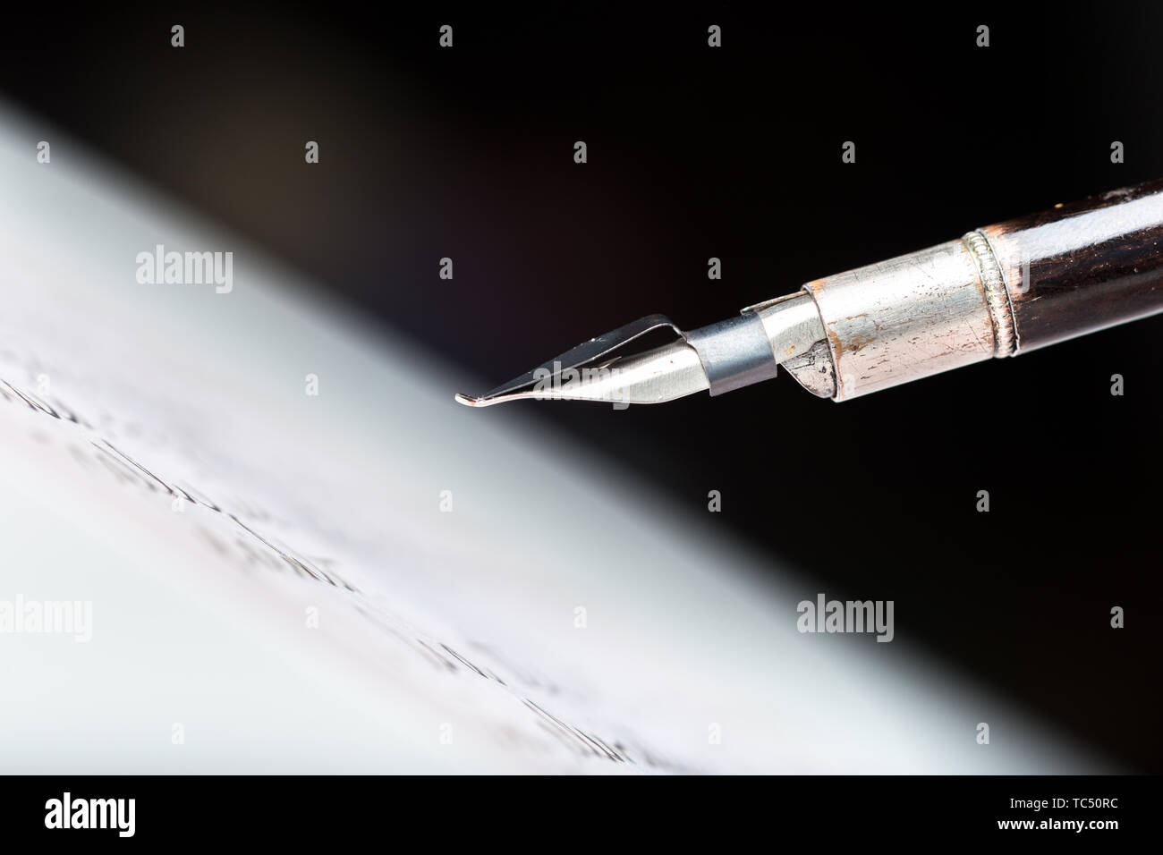 Fountain pen on an antique handwritten letter Stock Photo - Alamy