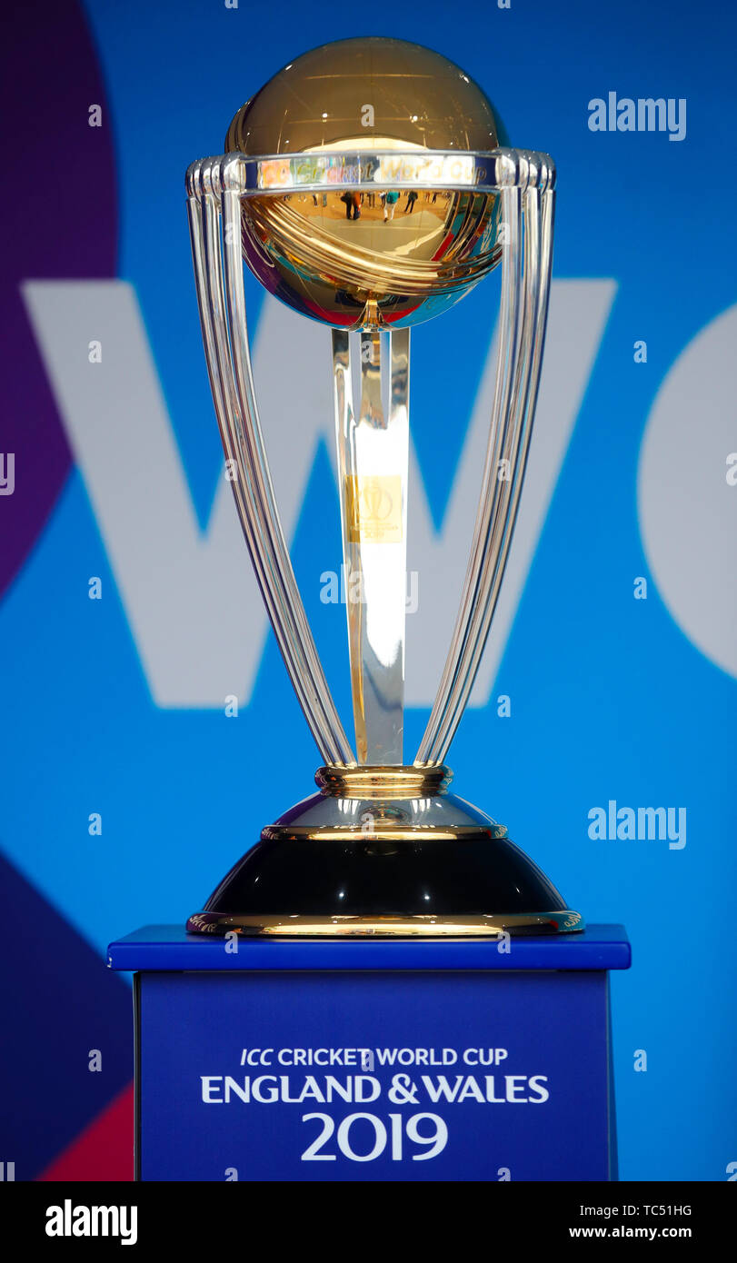 cricket world cup trophy