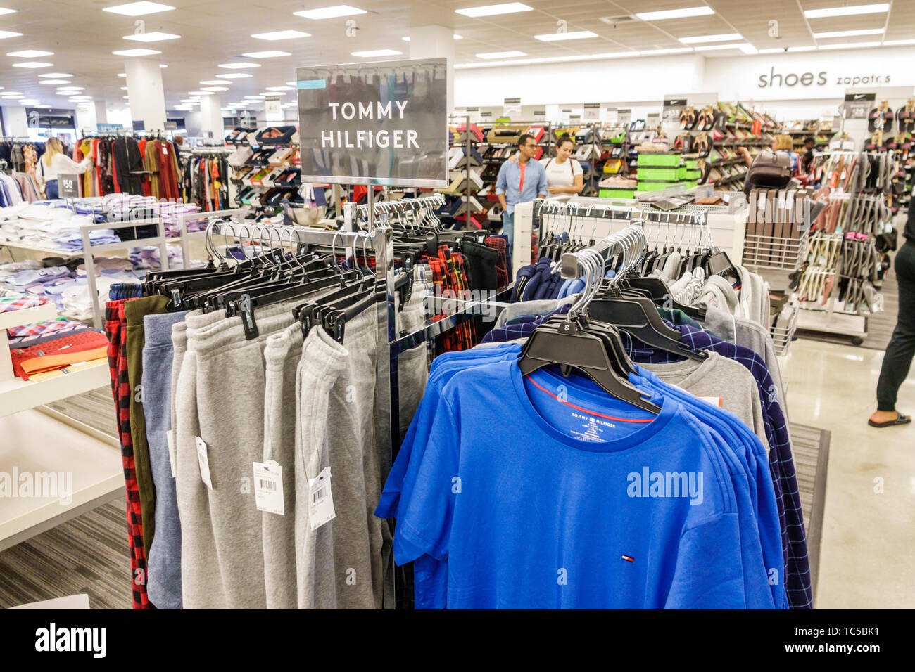 Mediabakery - Photo by Age Fotostock - Florida, Orlando, Premium Outlets,  shopping, Tommy Hilfiger, designer, clothing, outside, entrance.