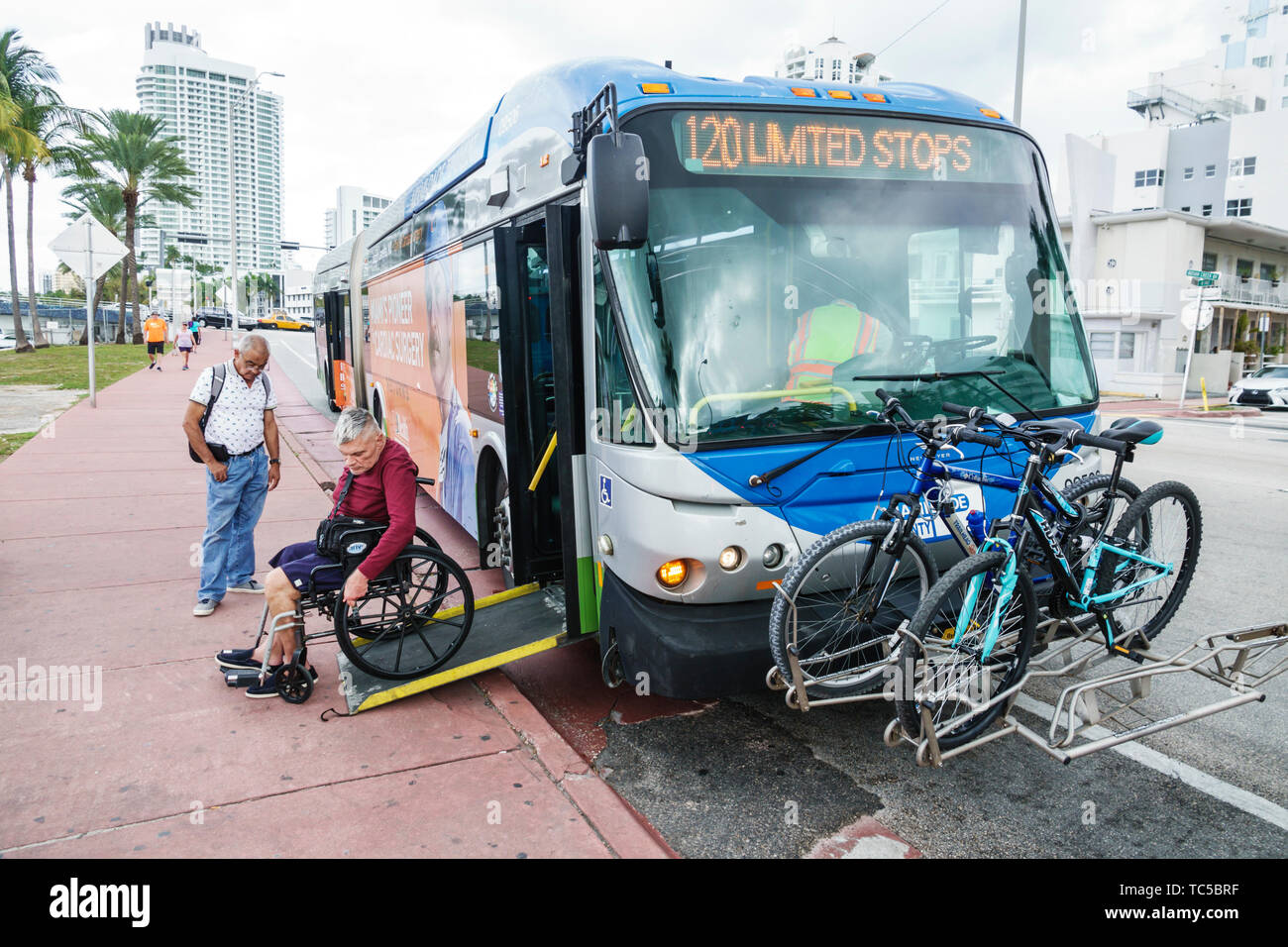 Disabled Ramp Bus Stock Photos & Disabled Ramp Bus Stock Images Alamy