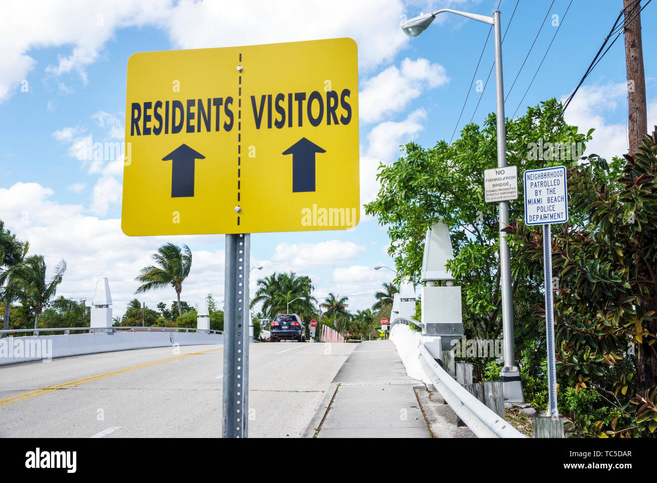 Miami Beach Florida,Normandy Shores,gated community,lane sign,residents visitors,security crime prevention,FL190331027 Stock Photo