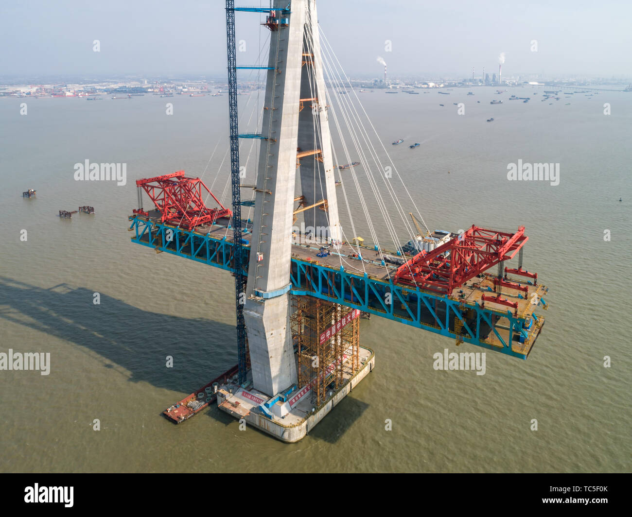 ShanghaiTong Yangtze River Bridge Stock Photo Alamy