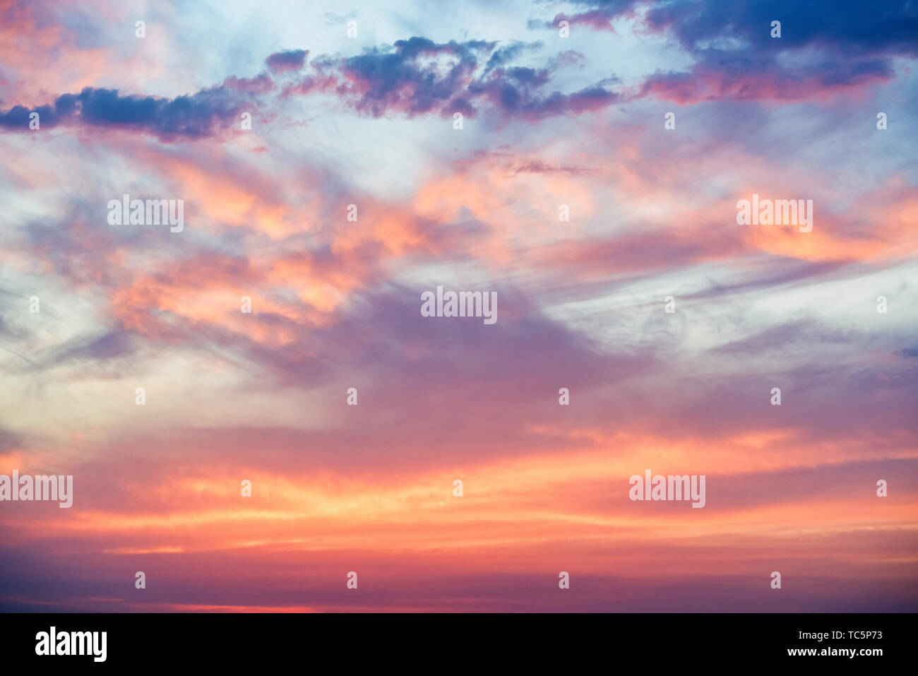 Dramatic sunset and sunrise sky with pink clouds Stock Photo - Alamy