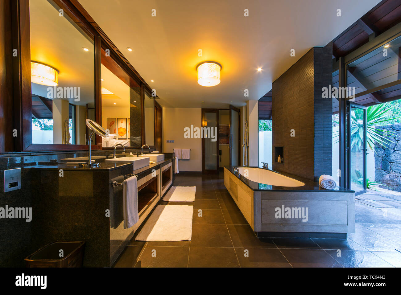 Four Seasons Hotel Rooms Stock Photo 248456463 Alamy