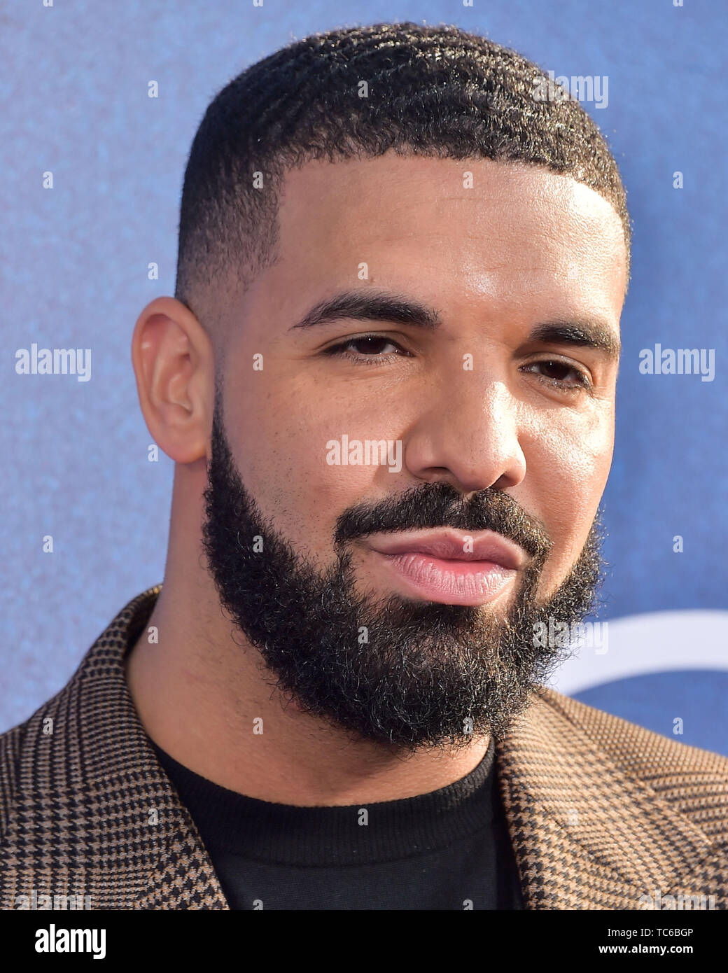 Rapper drake portrait hi-res stock photography and images - Alamy