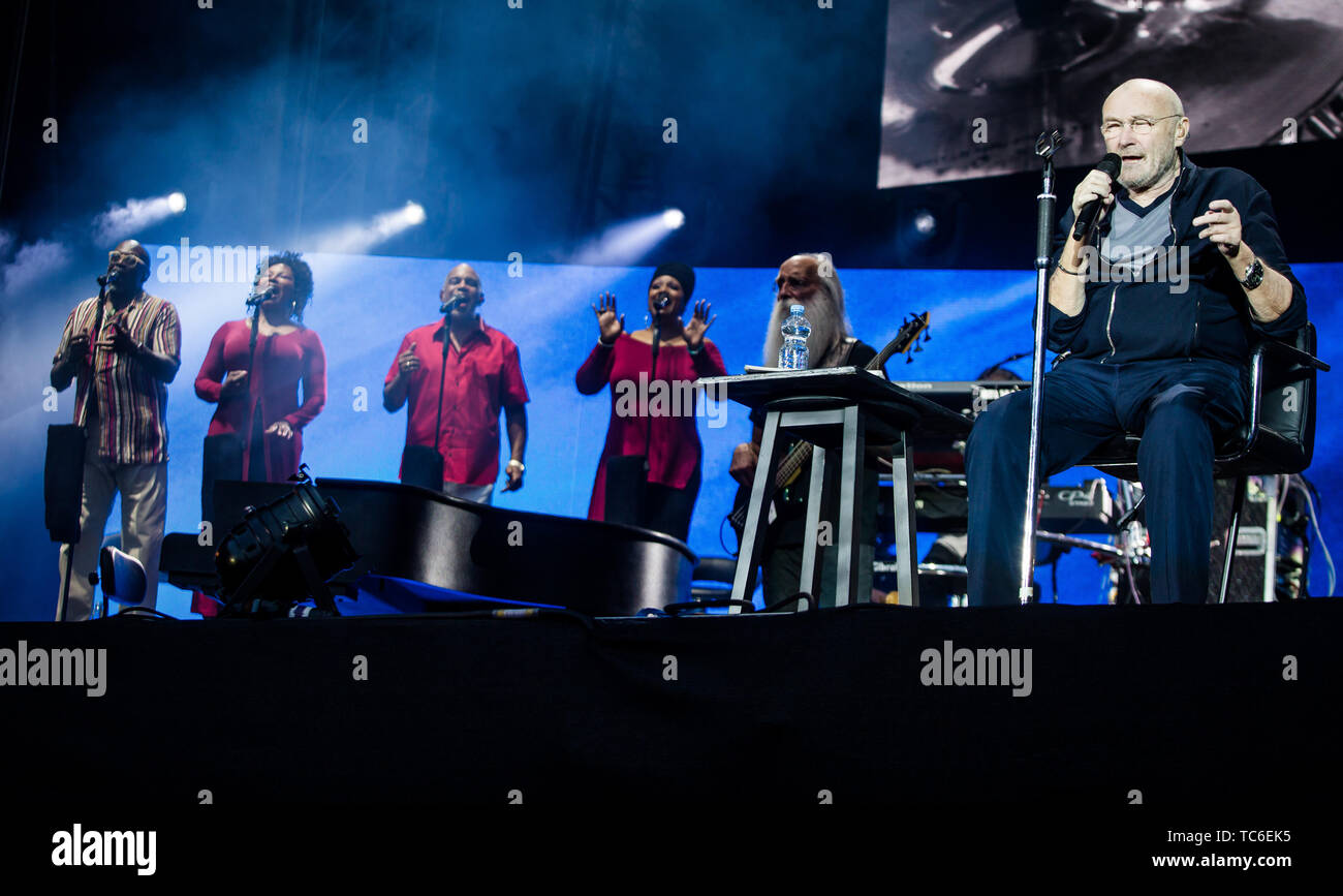Stuttgart Germany 05th June 2019 Singer Phil Collins Gives The First Of Seven German Concerts In The Mercedes Benz Arena Credit Christoph Schmidt Dpa Alamy Live News Stock Photo Alamy