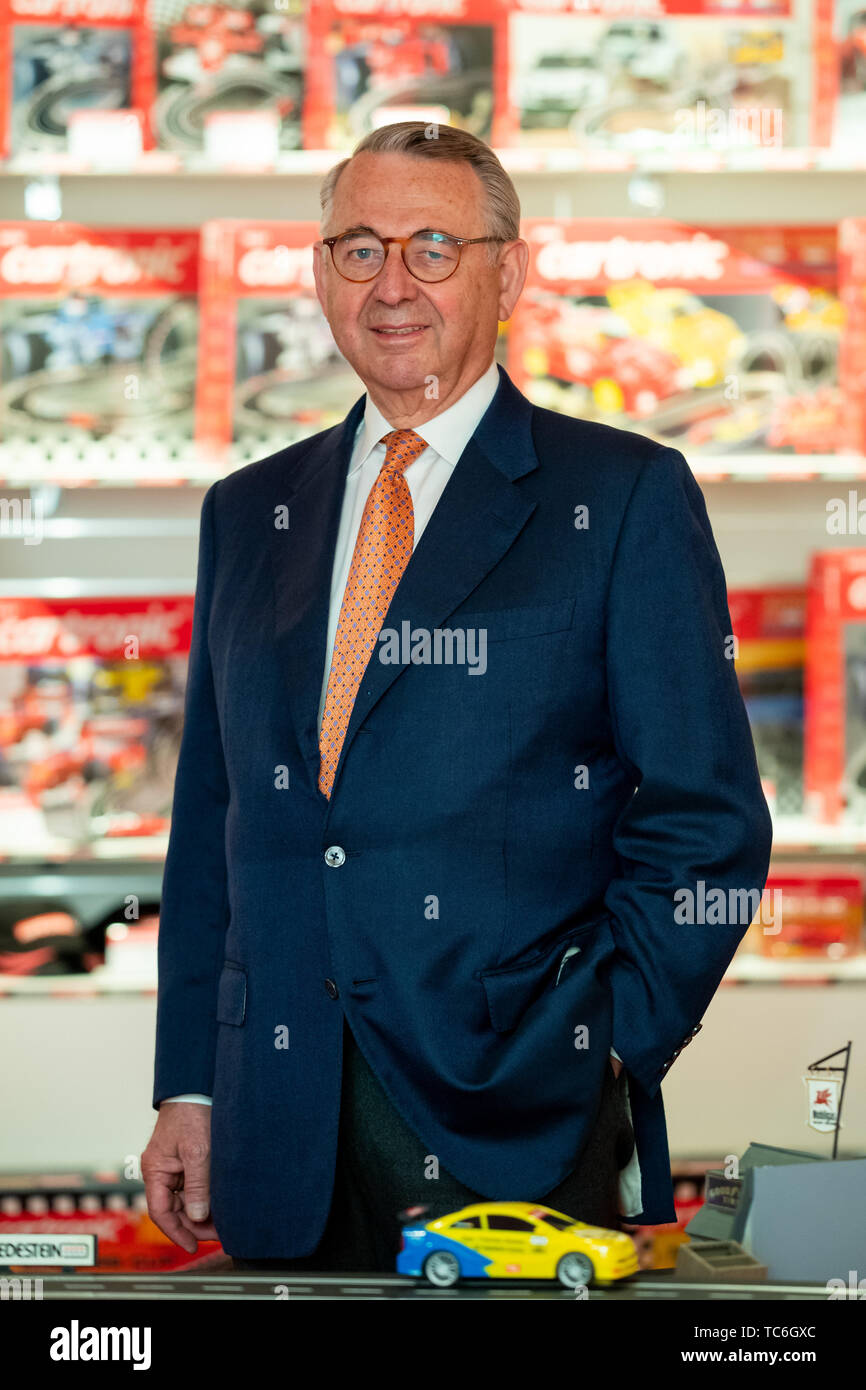 Nuremberg, Germany. 28th May, 2019. Kurt Hesse, CEO of Autec AG, stands in the showroom of his company. A dispute over the design of the Porsche 911 and the VW Caddy and T5 models is occupying the EU judges in Luxembourg. The case is attributable to the two model car manufacturers Autec and Rietze. At the EU Intellectual Property Office in Alicante, they had the so-called design patents, which protect the appearance of the vehicles throughout Europe, cancelled. Credit: Daniel Karmann/dpa/Alamy Live News Stock Photo