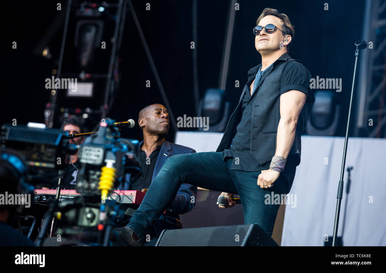 Roachford singer hi-res stock photography and images - Alamy