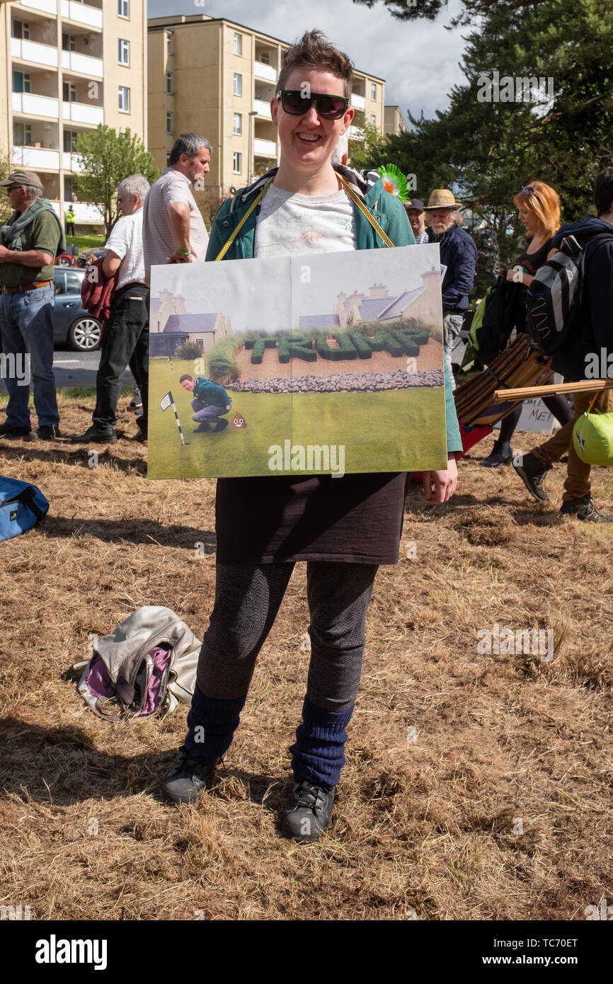 Shannon, Ireland, June. 5, 2019: Protestor with humorous sign at Shannon Airport, Ireland today Stock Photo