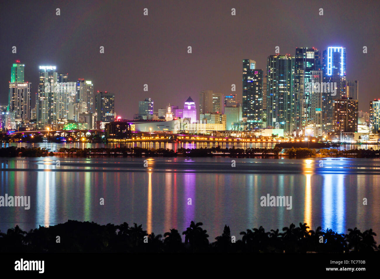 High rise office building on biscayne bay hi-res stock photography and ...