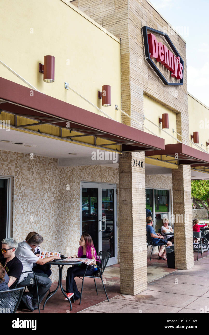 Denny's - Breakfast Spot in Miami Beach