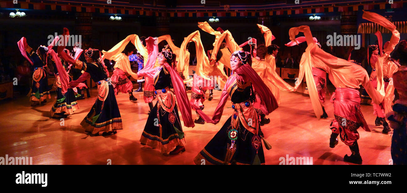 Tibetan song and dance Stock Photo - Alamy