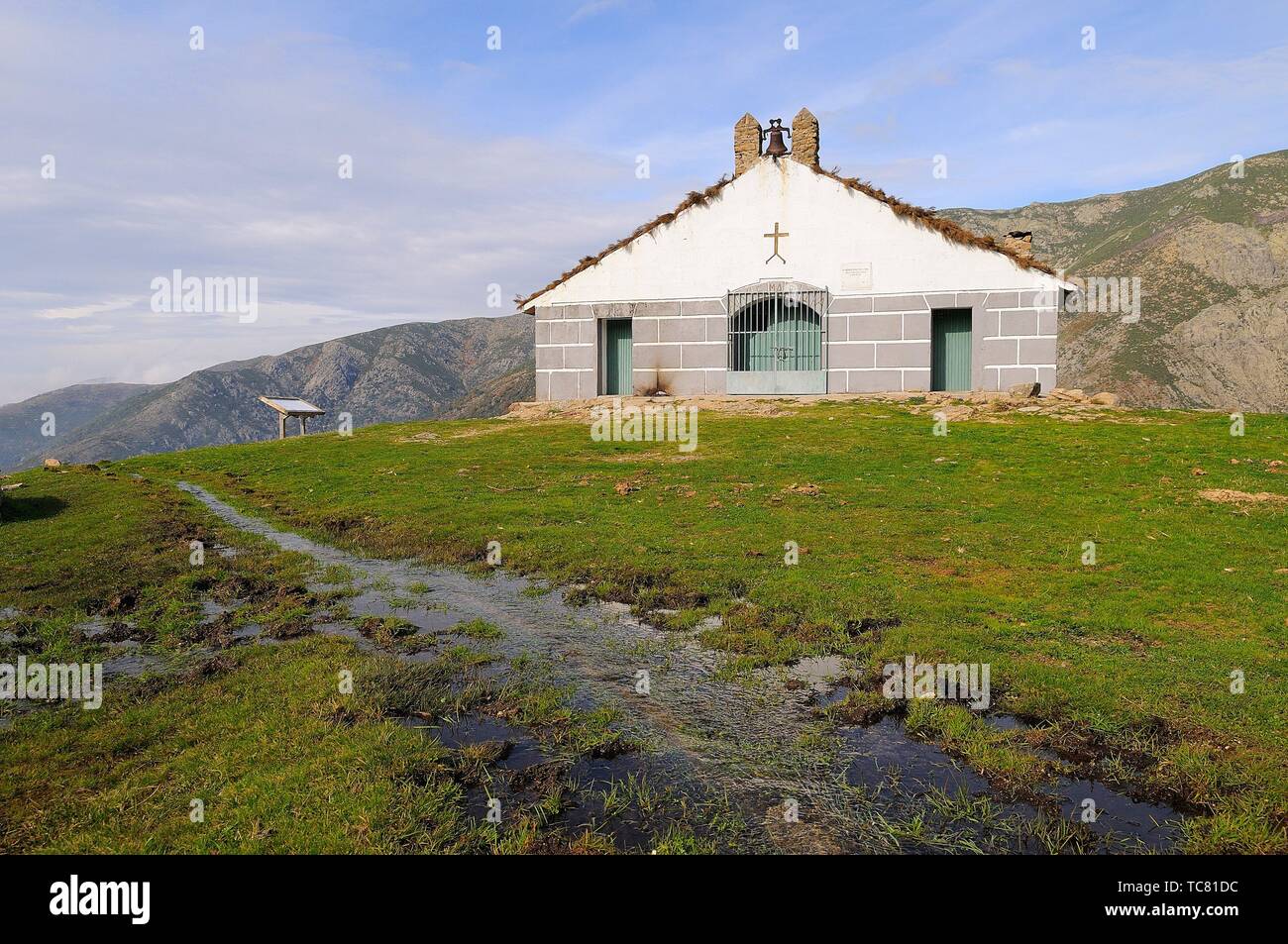 Hermitage refuge of Nuestra Señora de Las Nieves. La Sierra Game ...