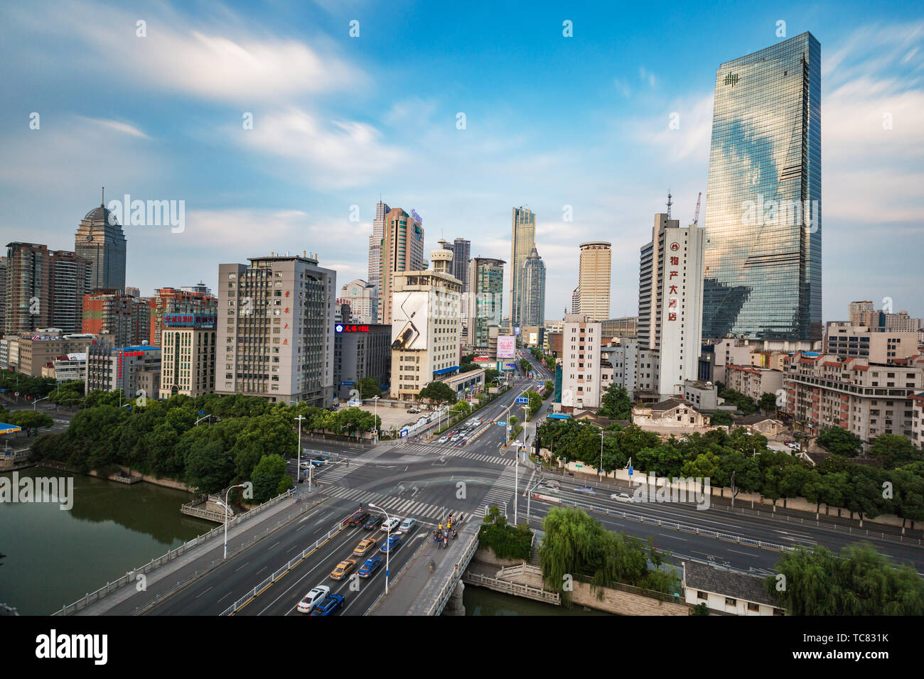 Skyline and urban scenery hi-res stock photography and images - Alamy