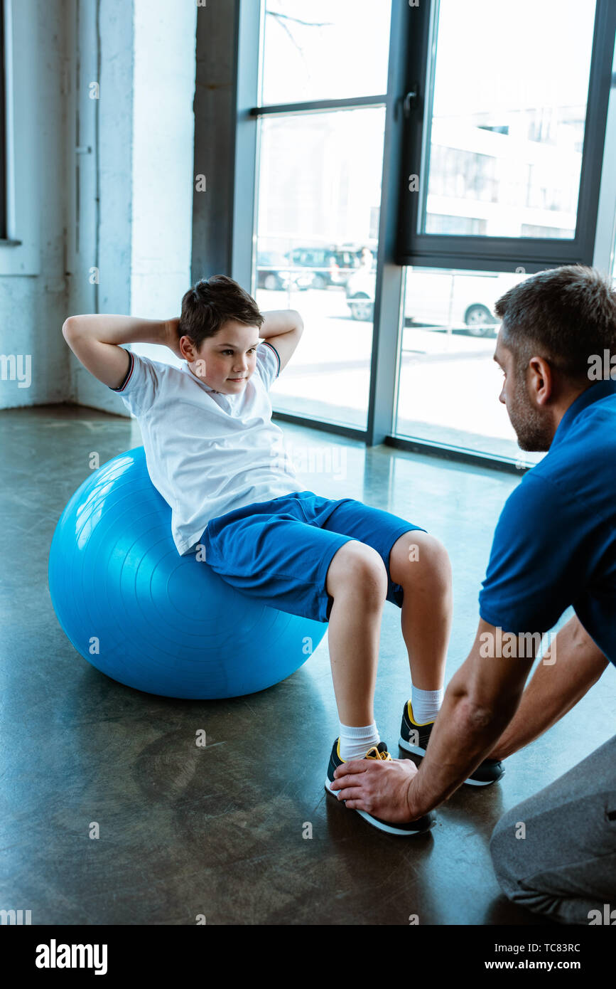 Sit ups ball hi-res stock photography and images - Page 3 - Alamy