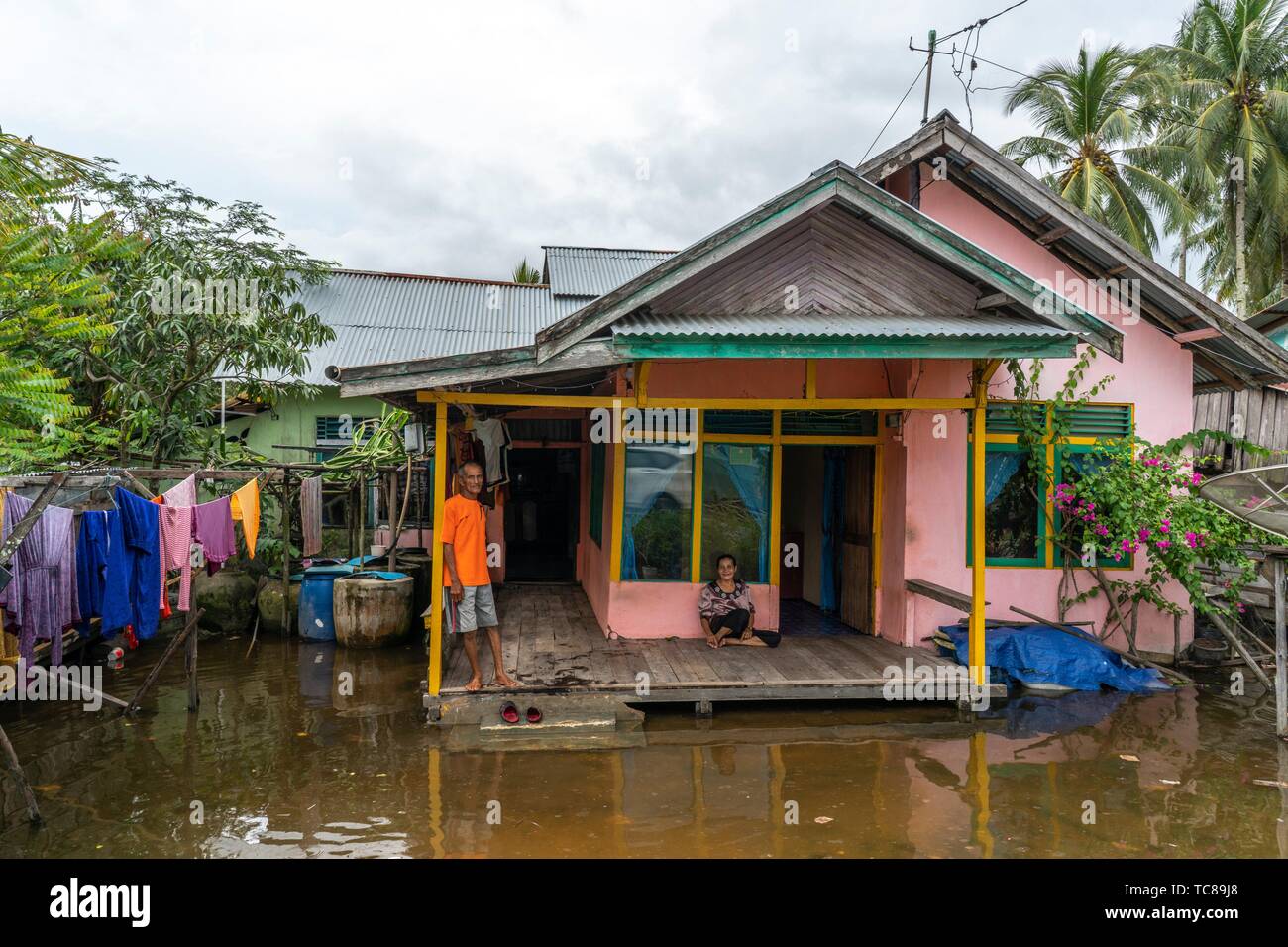 High Tide In Kampung Sungai Bakau Kecil West Kalimantan Indonesia Stock Photo Alamy