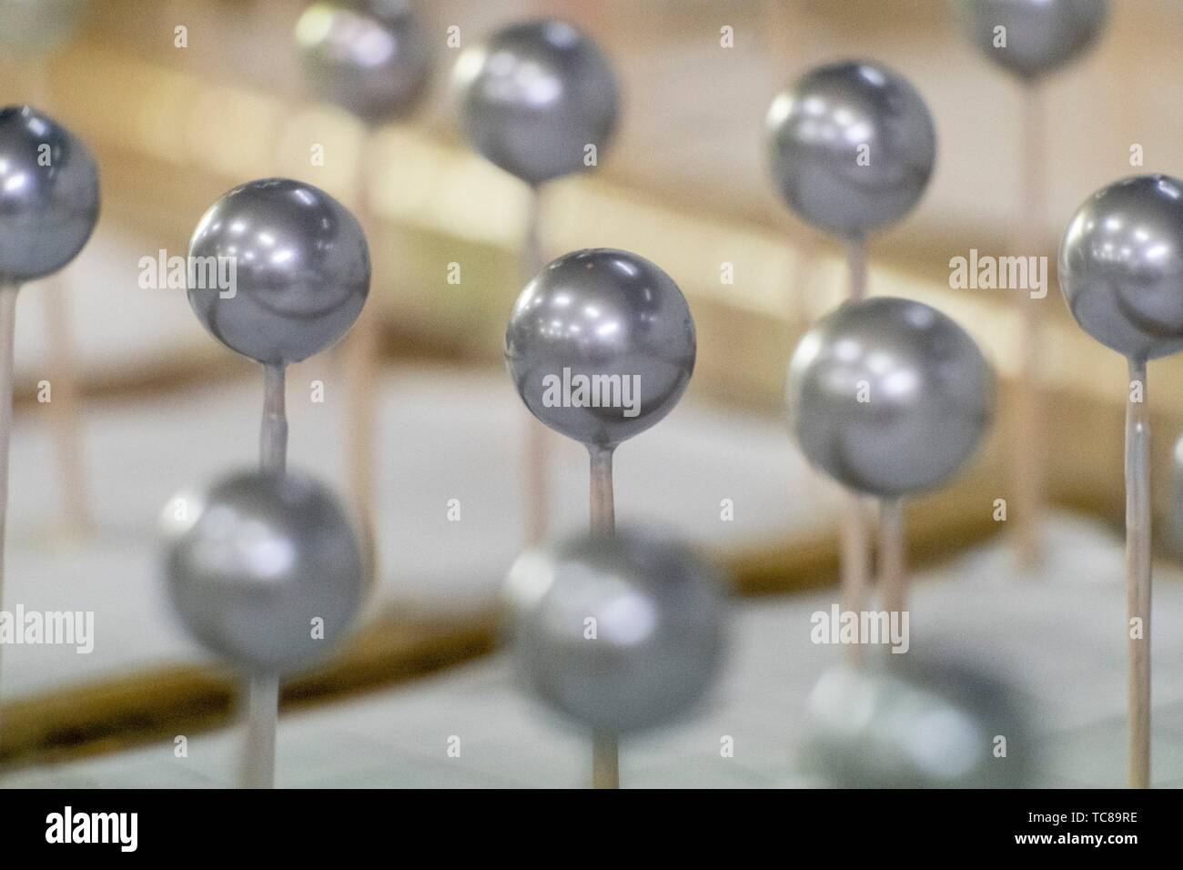 perlas secandose, fabrica de Perlas Orquidea, Montuiri, Mallorca, Balearic  islands, spain Stock Photo - Alamy