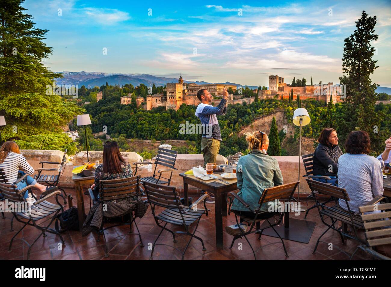 View of the Alhambra from the restaurant El Huerto de Juan Ranas, in the Granada neighborhood of the Albaicín. Stock Photo