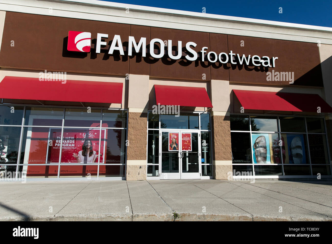 Famous Footwear Store Sign High 