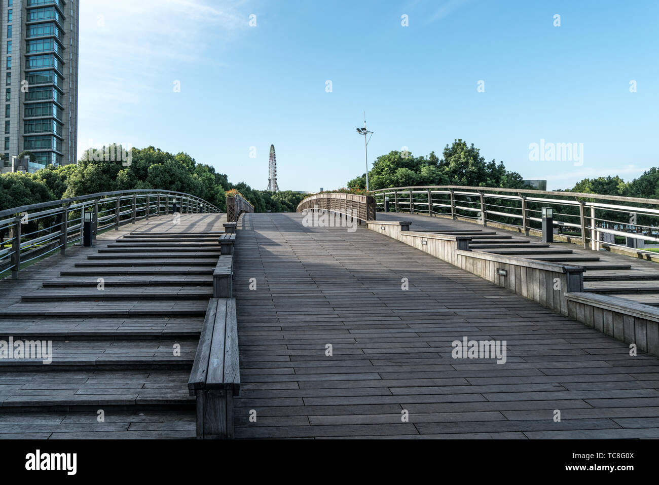 High rise building tourist streets and bridges hi-res stock photography ...