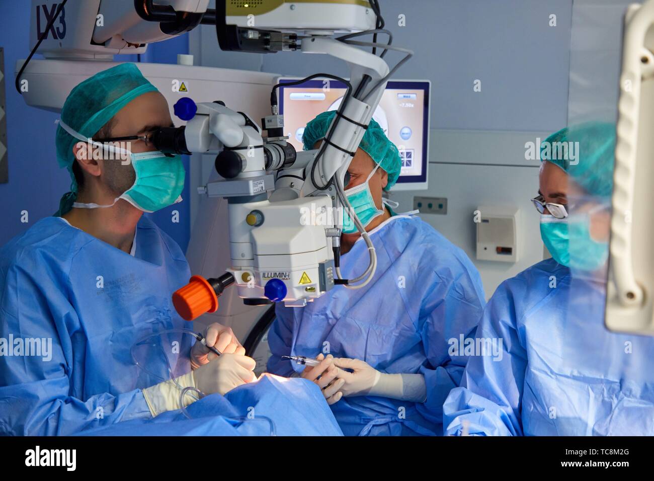 Surgeons, Surgical intervention of eyes, Cataracts, Operating theater of ophthalmology, Hospital Donostia, San Sebastian, Gipuzkoa, Basque Country, Stock Photo