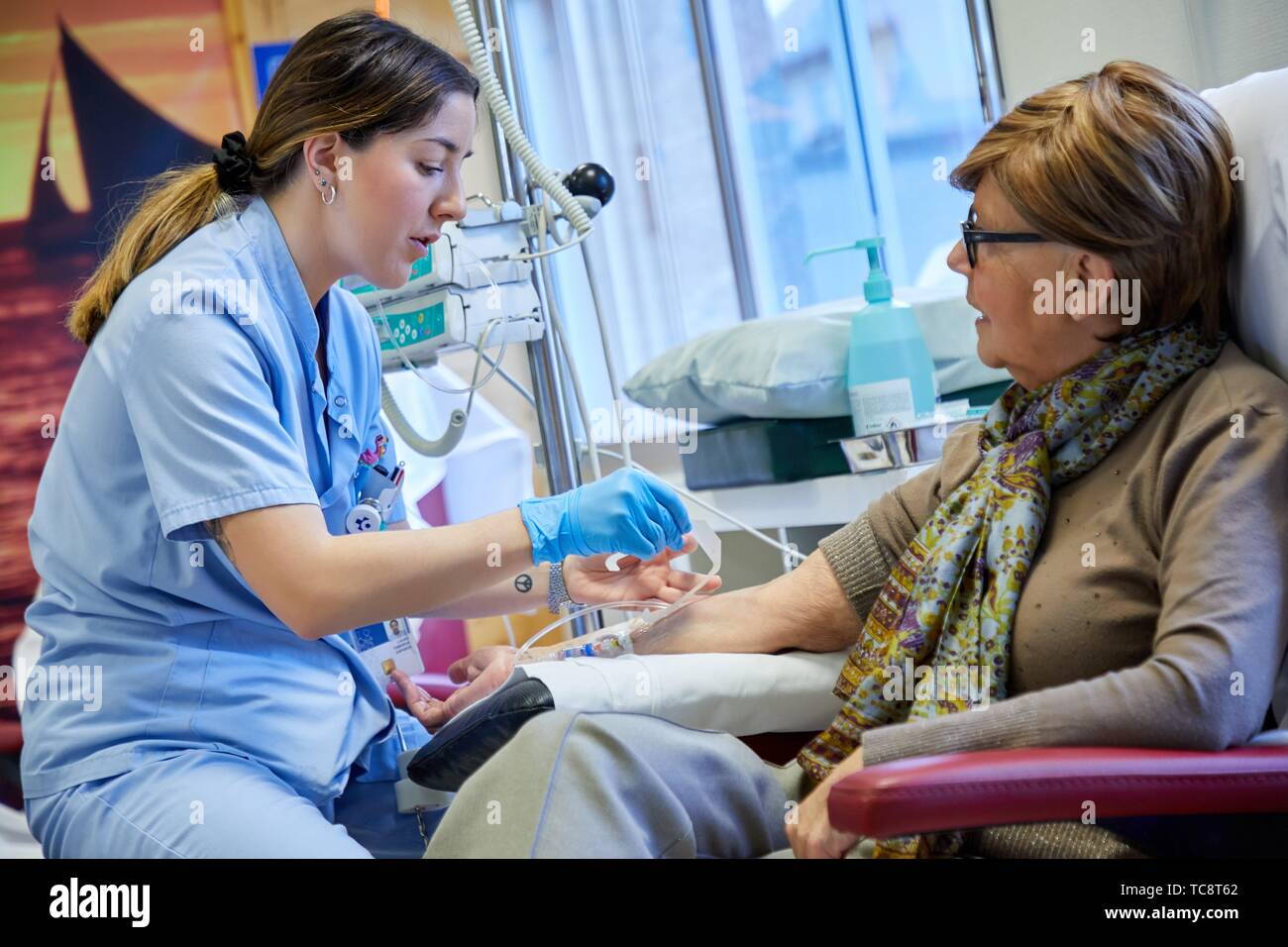 Chemotherapy Patient And Nurse High Resolution Stock Photography And Images Alamy