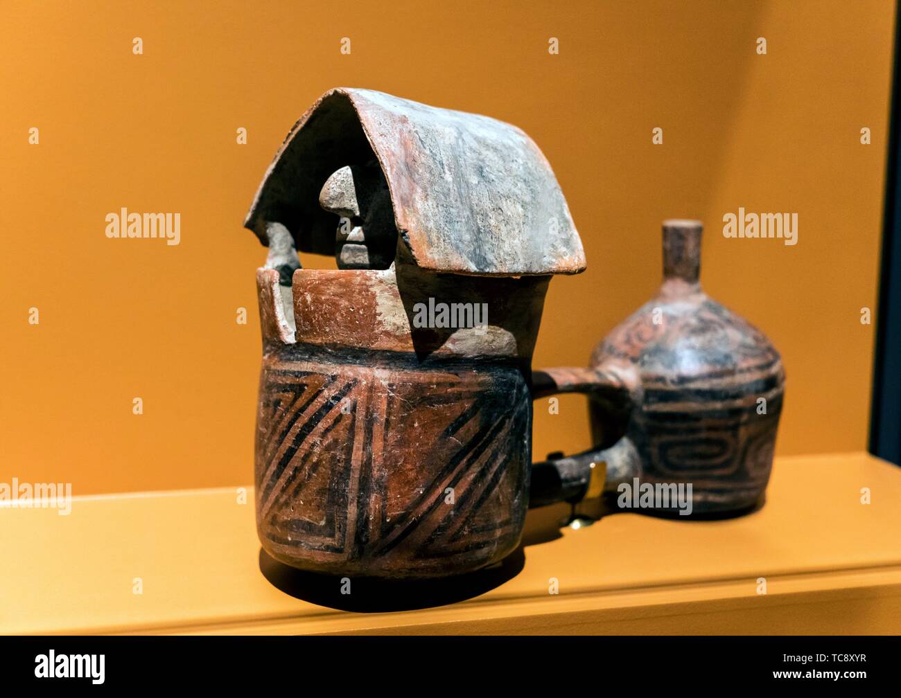 Peruvian Pre-Columbian ceramics, Lima Art Museum, Lima, Peru. Stock Photo