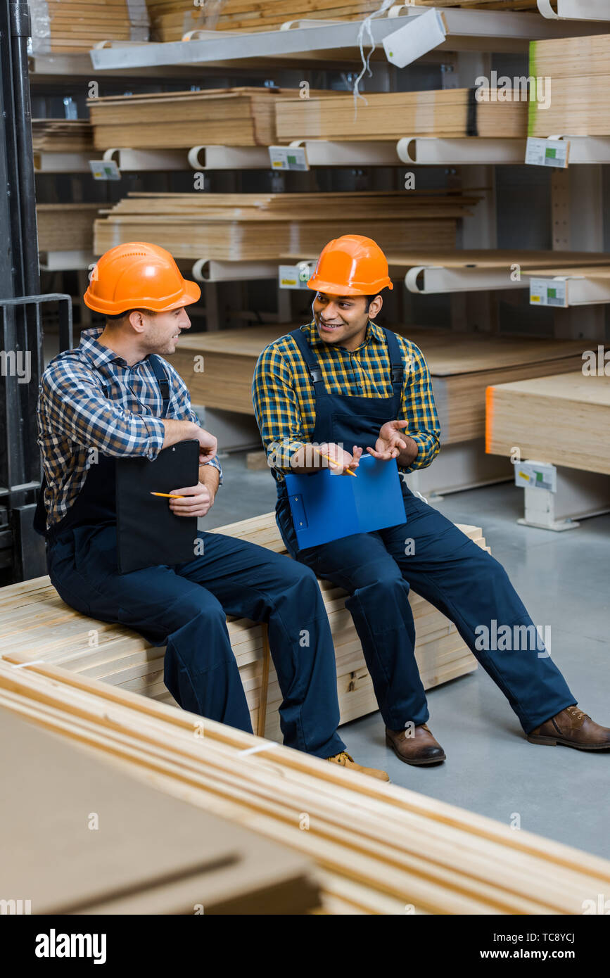 Construction workers looking other hi-res stock photography and images ...