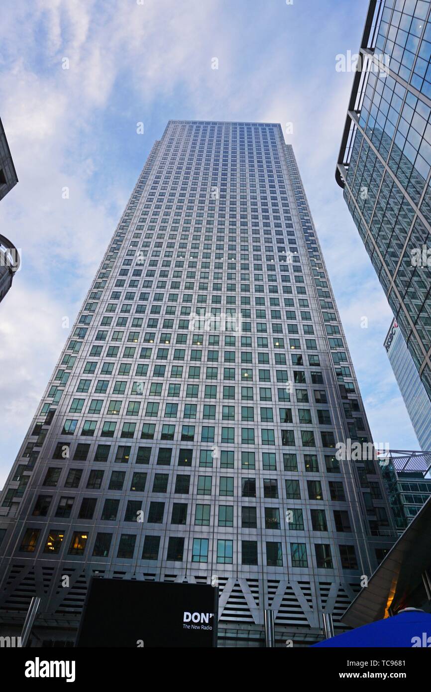 20 canada square canary wharf hi-res stock photography and images - Alamy