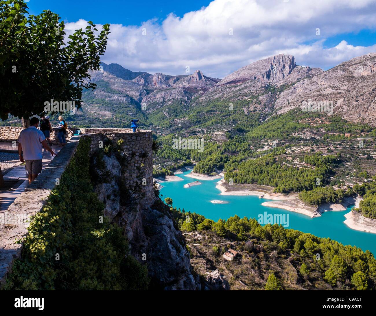 community-reservoir-hi-res-stock-photography-and-images-alamy